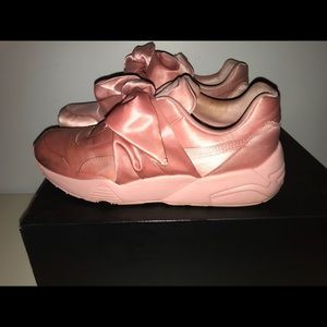 Rihanna pink bow sneaker